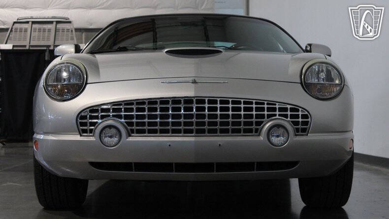 2004 Ford Thunderbird Deluxe