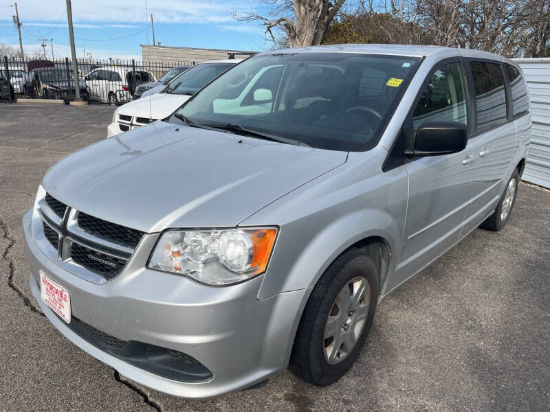 2011 Dodge Grand Caravan Express's photo