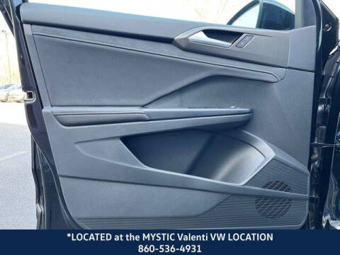 2025 Volkswagen Taos SE Black 4Motion