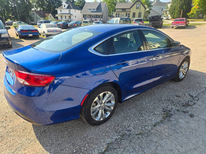 2017 Chrysler 200 LX
