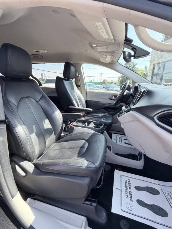 2019 Chrysler Pacifica Touring L