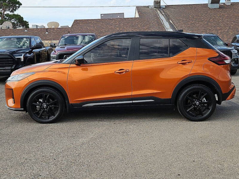 2023 Nissan Kicks SR