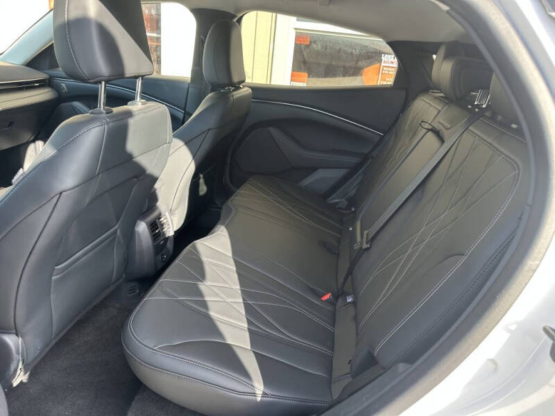 2024 Ford Mustang Mach-E Select