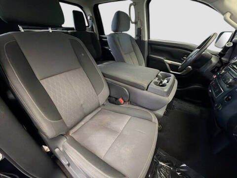 2023 Nissan Titan SV