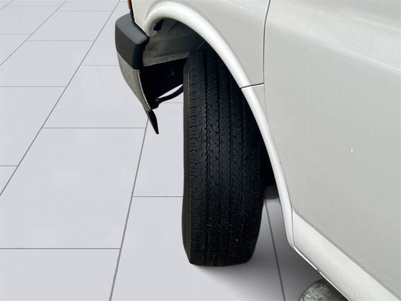 2023 GMC Savana 2500