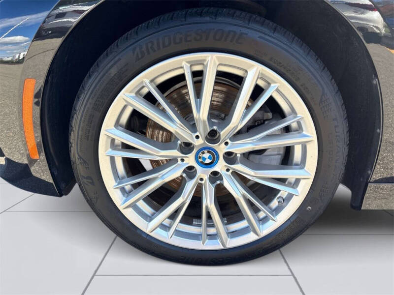 2024 BMW 3 Series 330e xDrive