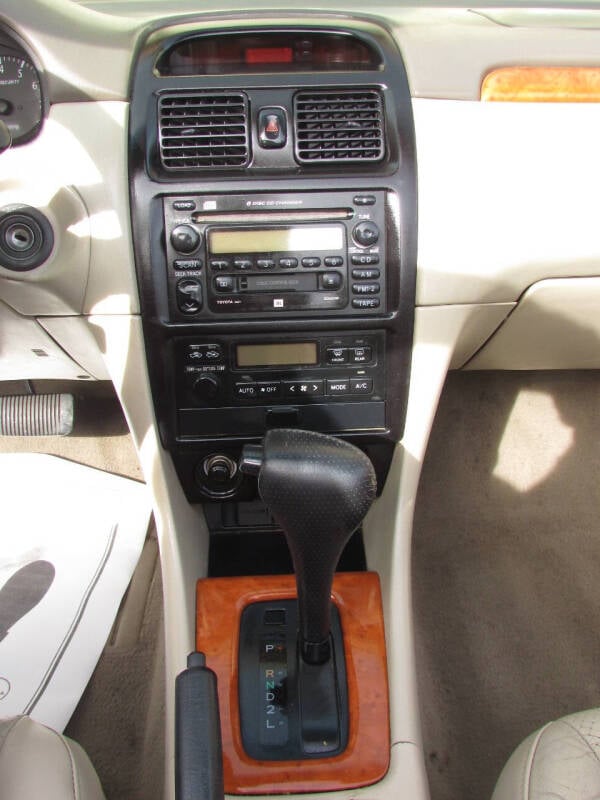 2003 Toyota Camry Solara SE photo 21