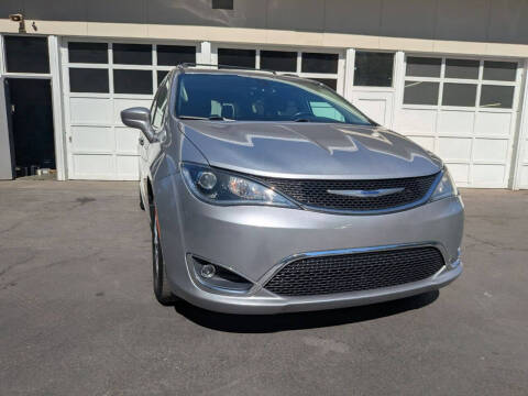 2019 Chrysler Pacifica Touring L