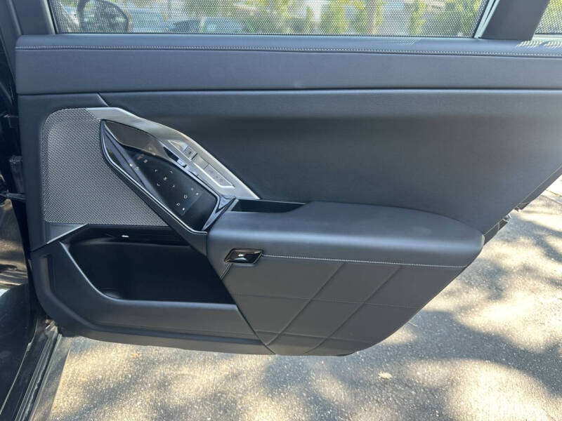 2023 BMW 7 Series 740i