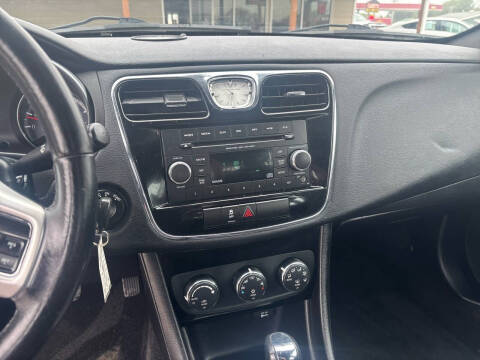 2012 Chrysler 200 Touring