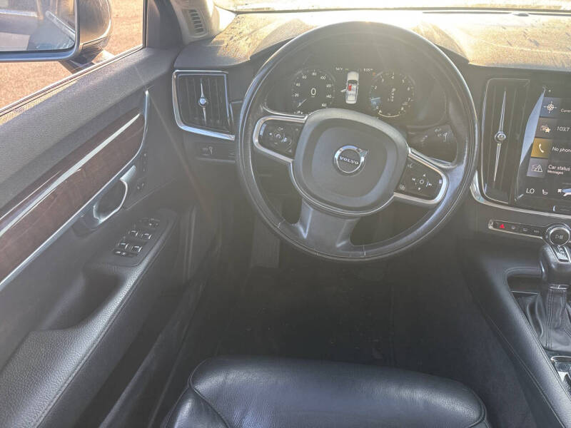 2018 Volvo S90 T5 Momentum