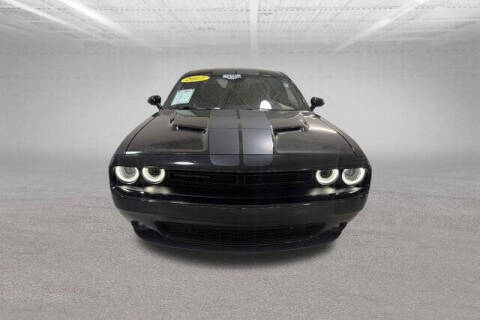 2017 Dodge Challenger SXT Plus