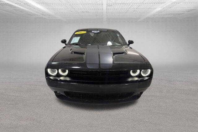 2017 Dodge Challenger SXT Plus