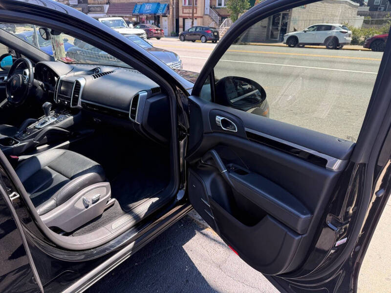 2014 Porsche Cayenne Platinum