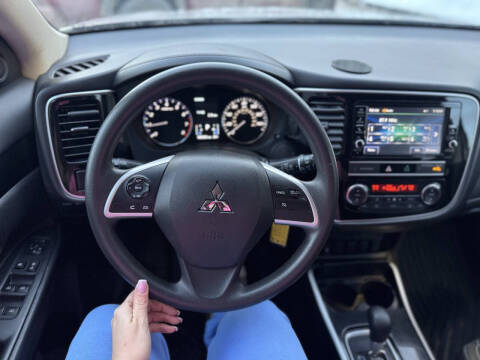 2019 Mitsubishi Outlander ES