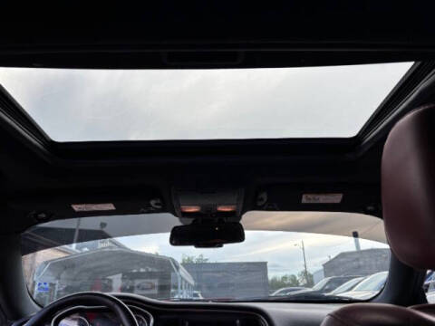 2016 Dodge Challenger SXT Plus
