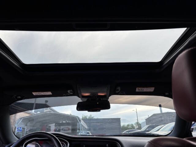 2016 Dodge Challenger SXT Plus
