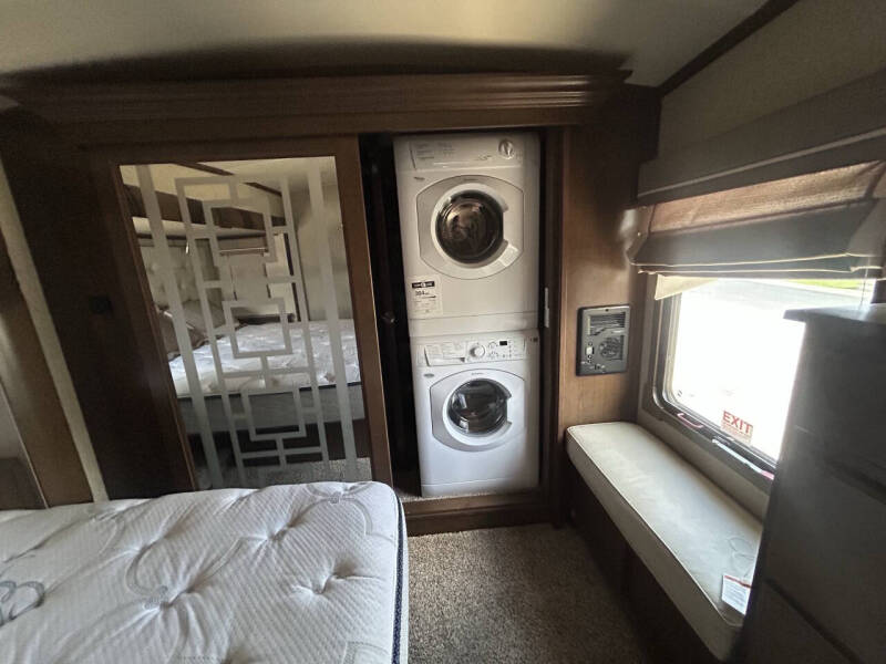 2016 CEDAR CREEK 38EL