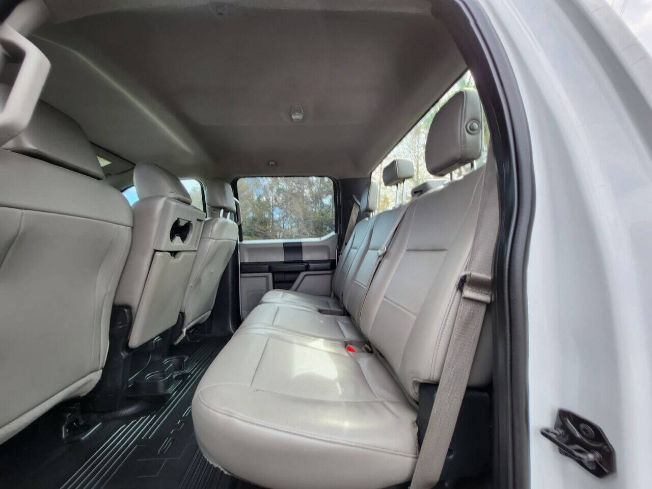 2017 FORD F-250 Pickup - $31,995