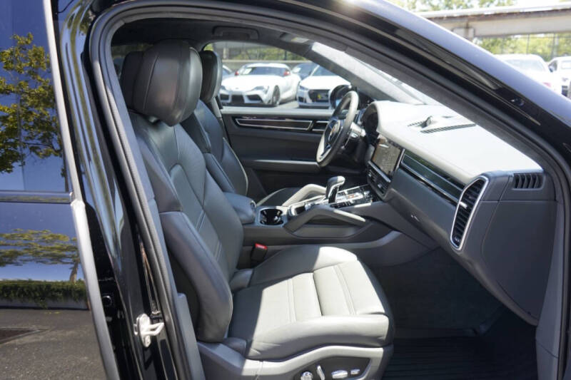 2021 Porsche Cayenne GTS Coupe