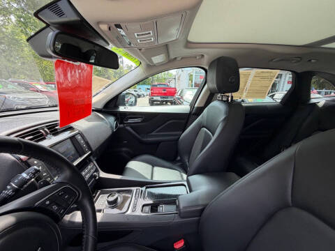 2018 Jaguar F-PACE 25t Premium