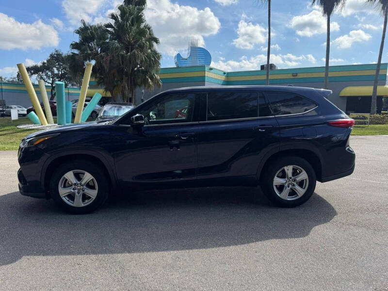 2021 Toyota Highlander LE