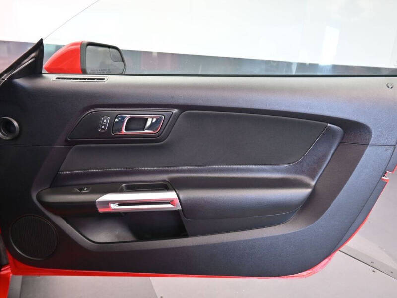 2017 Ford Mustang V6