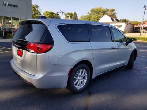 2026 Chrysler Voyager LX