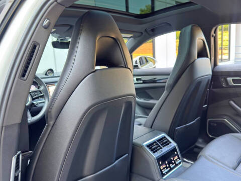 2023 Porsche Panamera 4 E-Hybrid