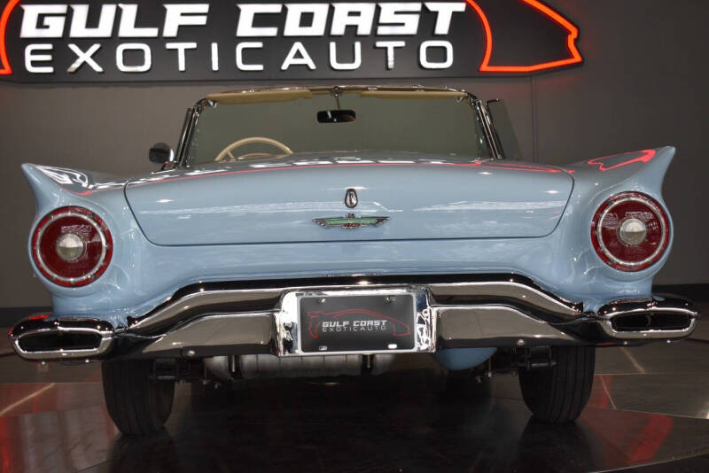 1957 Ford Thunderbird