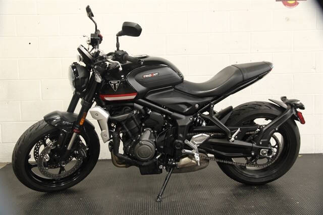 2023 Triumph TRIDENT 66