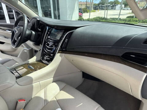 2018 Cadillac Escalade Luxury