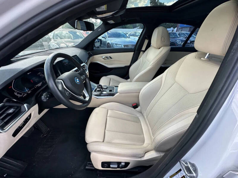 2022 BMW 3 Series 330e