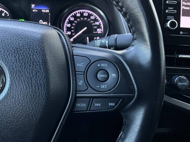 2022 Toyota Camry SE