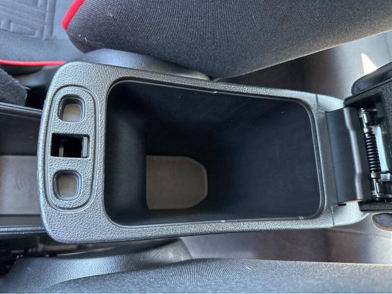 2024 FIAT 500e Inspi(RED)