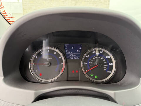 2013 Hyundai Accent SE