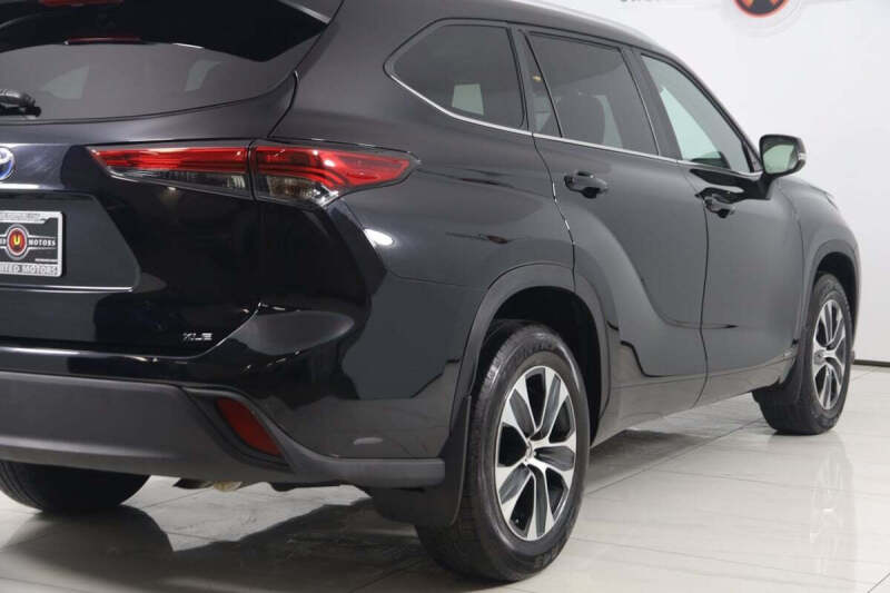 2023 Toyota Highlander Hybrid XLE