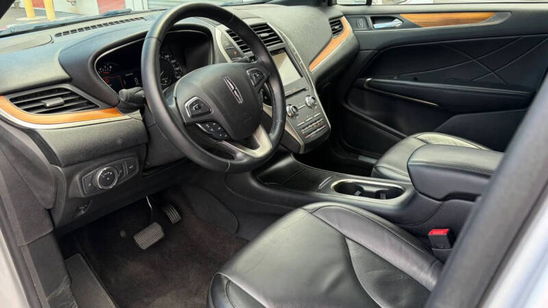 2019 Lincoln MKC Select
