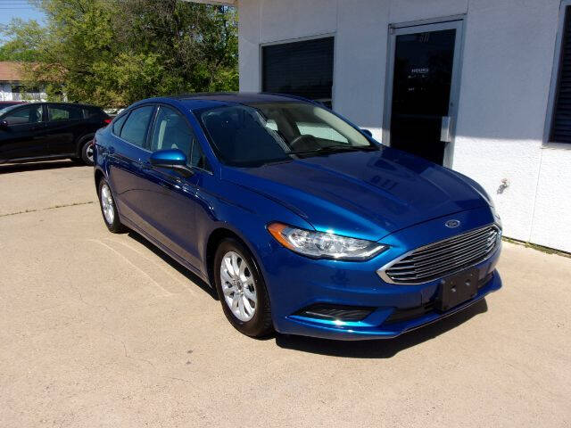 2018 Ford Fusion S photo 3