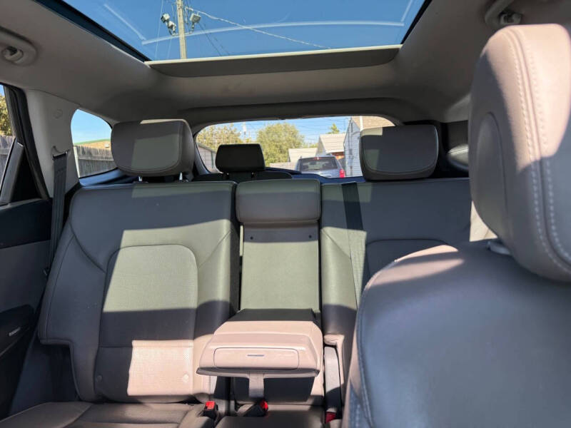 2017 Hyundai Santa Fe Limited Ultimate