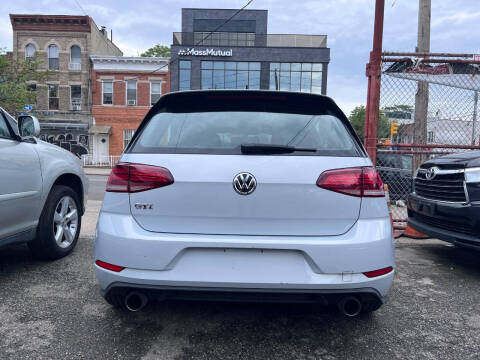 2018 Volkswagen Golf GTI S