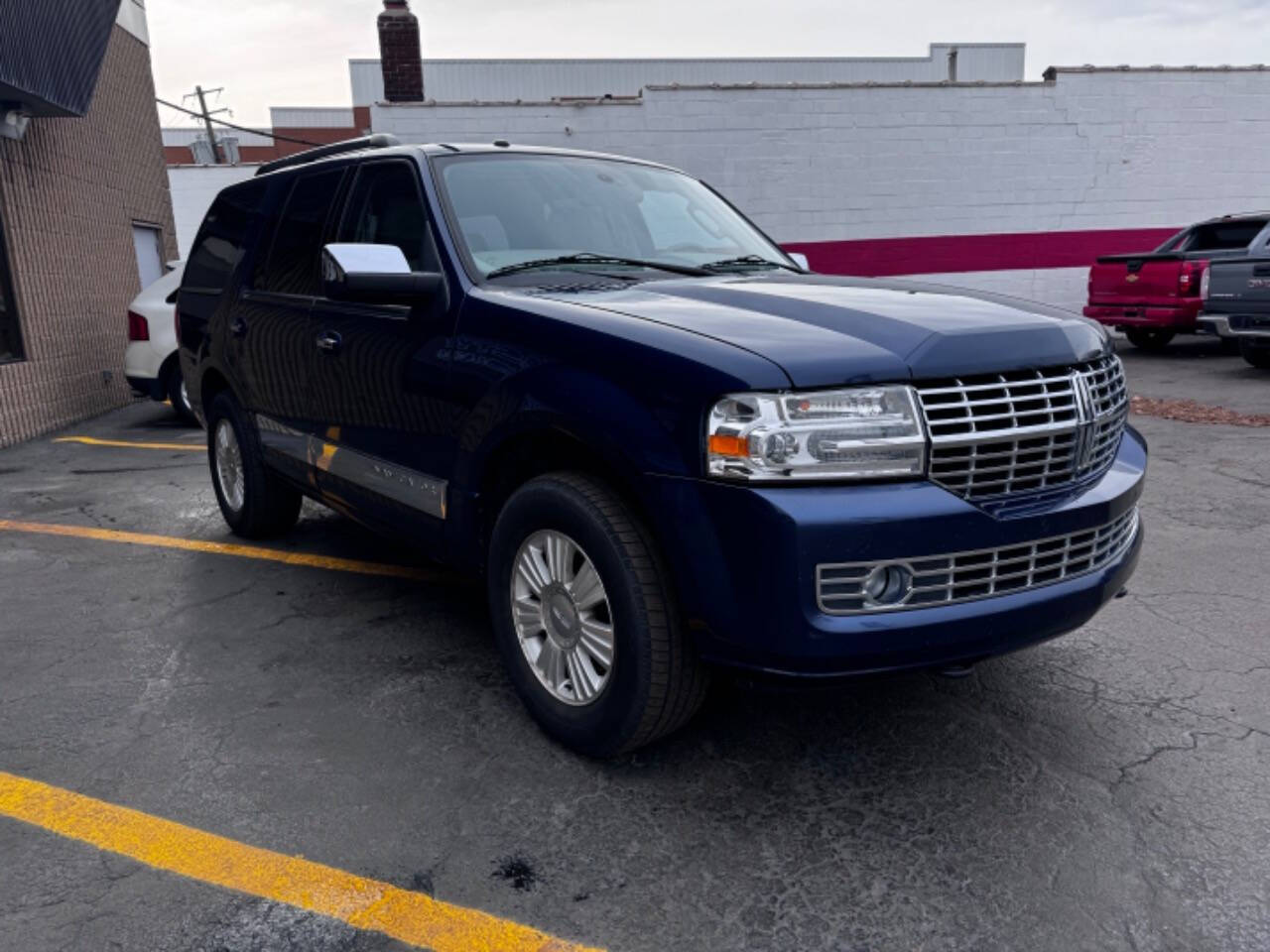 2013 Lincoln Navigator for sale at Dynasty Auto Sales in Eastpointe, MI