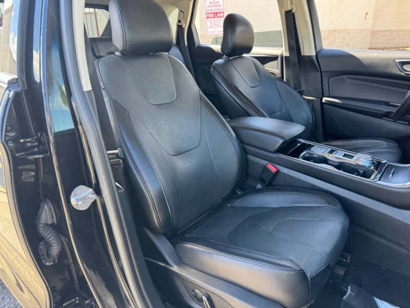 2019 Ford Edge Titanium