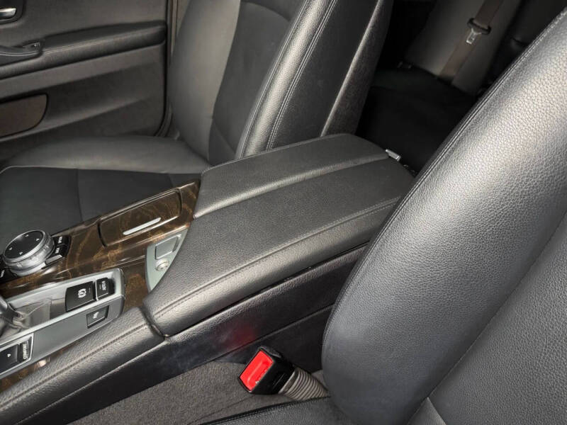 2016 BMW 5 Series 528i