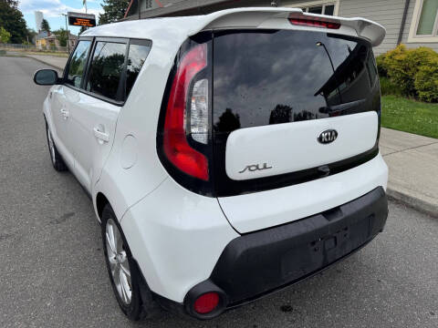2015 Kia Soul +