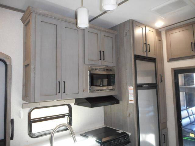 2020 n/a Keystone Carbon 337 Toy Hauler