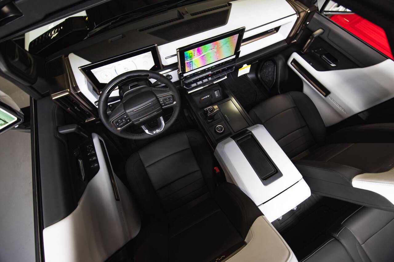 2022 GMC HUMMER EV 27