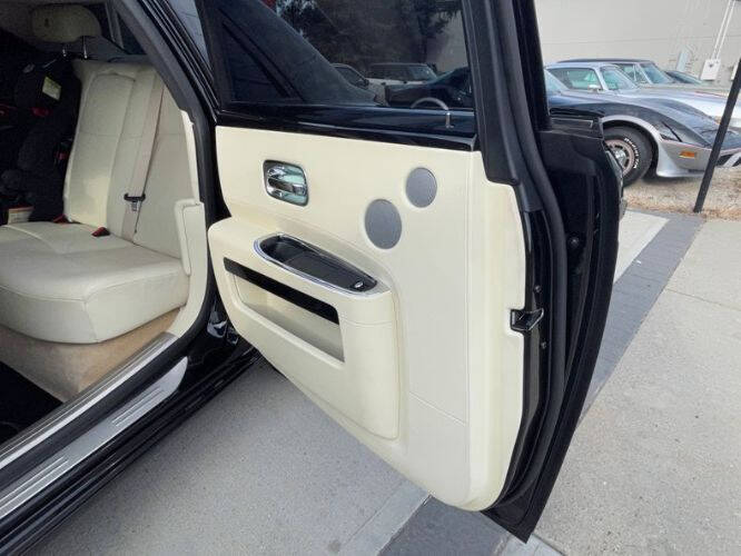 2010 Rolls-Royce Ghost