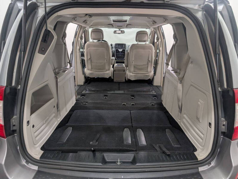 2013 Chrysler Town and Country Touring