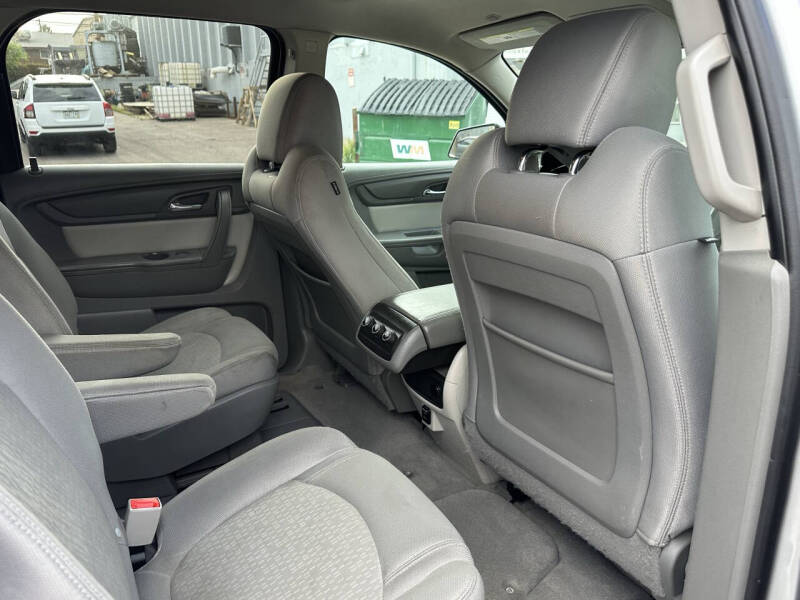 2015 GMC Acadia SLE-2